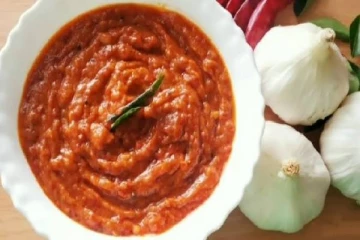 பார்த்தாலே பசி எடுக்கும் இஞ்சி பூண்டு சட்னி... இப்படி ஒரு முறை செய்து பாருங்க