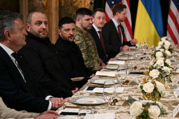 உக்ரைனை அழுத்தும் அமெரிக்கா ரஷ்யாவை கண்டுகொள்வதில்லை: ஜெலென்ஸ்கி குற்றச்சாட்டு | Us Too Often Asks Ukraine Not Russia