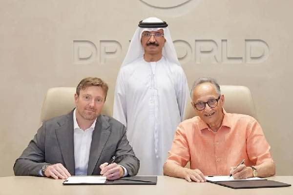 எப்ஸ்டீன் விவகாரத்தில் பதவி இழந்த சுல்தான் அகமது... பொறுப்புக்கு வந்த யுவராஜ் நாராயண்: யாரிவர் | Dp World Indian Origin Ceo