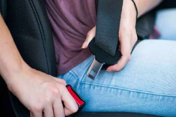 காரின் பின் பக்கம் இருப்பவர்கள் சீட் பெல்ட் அணிவது கட்டாயம் : மத்திய அரசு அதிரடி | Mandatory Occupants Of The Car To Wear Seat Belts