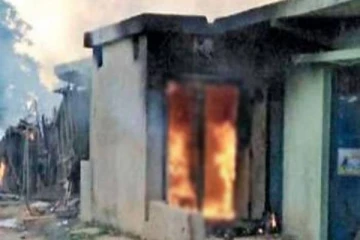 பற்றி எரிந்த வீடு - ஒரே குடும்பத்தில் நிகழ்ந்த பெரும் சோகம்!