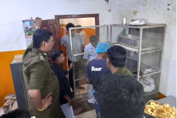 யாழில் உணவகங்கள் மீது திடீர் பரிசோதனை (Photos)