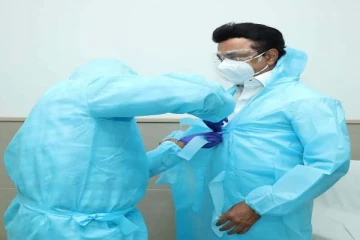 பிபிஇ கிட் உடையணிந்து கொரோனா வார்டில் முதல்வர் ஸ்டாலின் அதிரடி... தீயாய் பரவும் புகைப்படம்