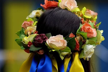 உக்ரைன் போருக்குத் தப்பி வரும் இளம்பெண்களைக் குறிவைத்து ஒரு மோசமான செயல்