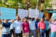நானாட்டானில் ஆசிரியர் ஒருவரை இடமாற்றம் செய்யக் கோரி போராட்டம்