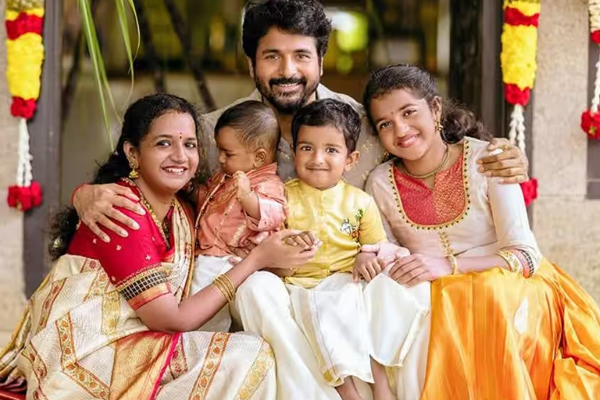நடிகர் சிவகார்த்திகேயன் பிள்ளைகள் எப்படி வளர்ந்துட்டாங்கனு பாருங்க... வீட்டில் நடைபெற்ற கொண்டாட்டம் | Actor Sivakarthikeyan Wedding Anniversary Children