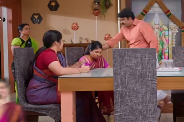 Ethirneechal: சரமாரியாக பேசிய ரேணுகாவை பளார் என அறைந்த ஞானம் | Ethirneechal Gananam Slap Renuka Ethirneechal: சரமாரியாக பேசிய ரேணுகாவை பளார் என அறைந்த ஞானம் | Ethirneechal Gananam Slap Renuka