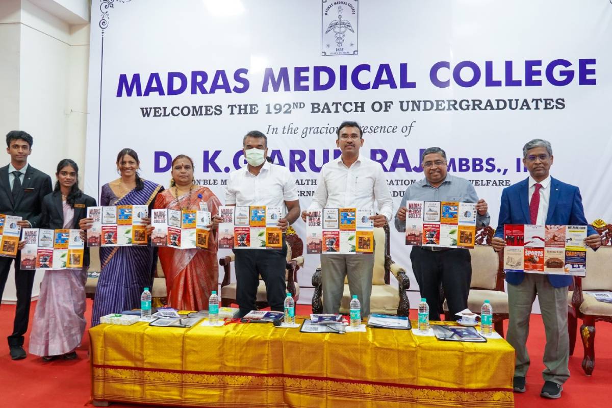 தமிழ்நாட்டில் அதிகரிக்கும் டெங்கு காய்ச்சல் - முகக்கவசம் அணிய அமைச்சர் அறிவுறுத்தல் | Minister Advices Wear Mask Rise Of Dengue Fever Tn தமிழ்நாட்டில் அதிகரிக்கும் டெங்கு காய்ச்சல் - முகக்கவசம் அணிய அமைச்சர் அறிவுறுத்தல் | Minister Advices Wear Mask Rise Of Dengue Fever Tn