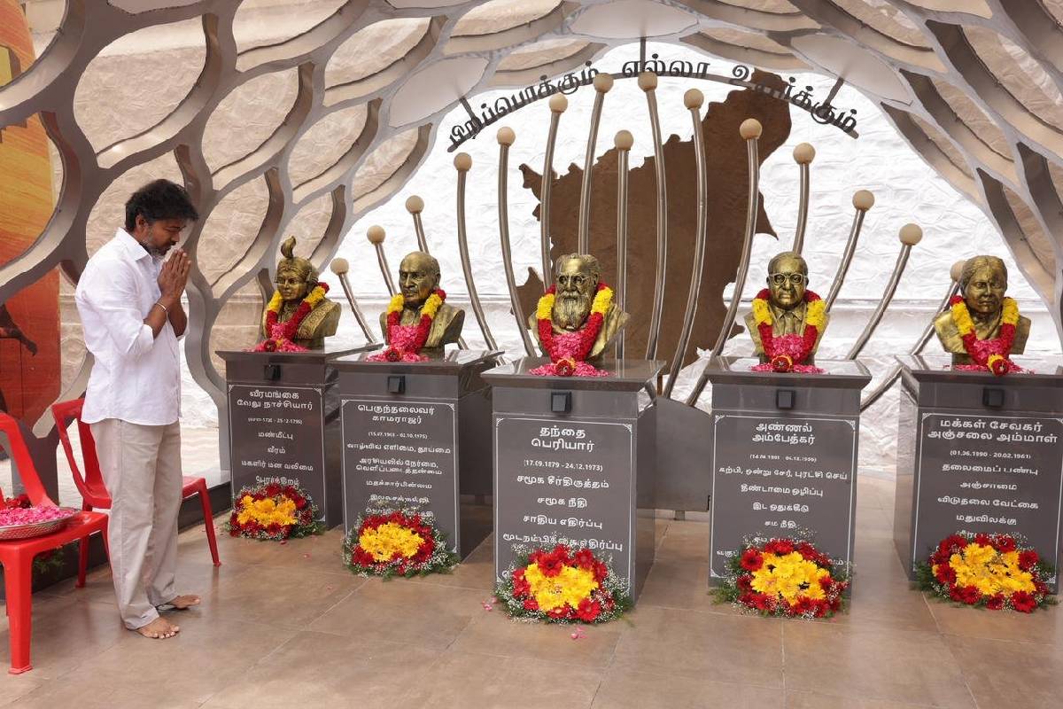 தவெக எம்எல்ஏக்களை சென்னையிலே தங்க வைக்க திட்டம் - விஜய் முக்கிய ஆலோசனை | Vijay Plans To Stay Tvk Mlas In Chennai
