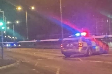 பிரித்தானியாவின் ஏ52 சாலை விபத்தில் பாதசாரி பலி; இருவர் அதிரடி கைது!