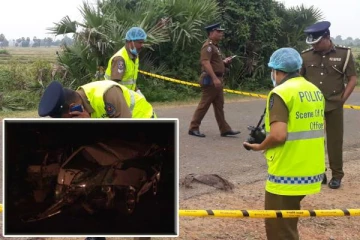 யாத்திரிகர்களை ஏற்றிச் சென்ற வாகனம் அதிகாலையில் விபத்து : 7 பேர் காயம்