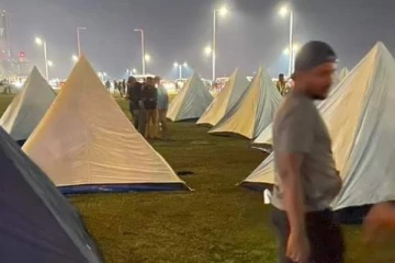 අරගල භූමියක් ලෙස ගාලු මුවදොර පිටිය සකස් වූ හැටී.. (PHOTOS)