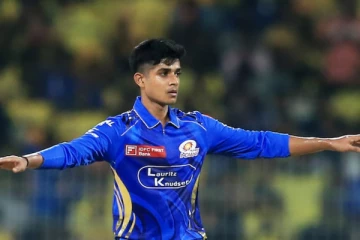 ஆட்டோ ஓட்டுநரின் மகன்; மாநில அணிக்கு விளையாடாமலே MI-இல் இடம் - யார் இந்த விக்னேஷ் புத்தூர்?