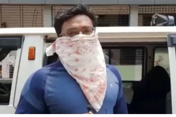 ‘‘மருத்துவமனையில் படுக்கை இல்லையெனில் என் அப்பாவை கொன்று விடுங்கள்" - மகன் உருக்கம்