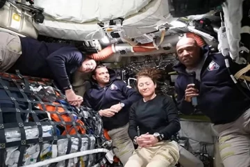 பூமியிலிருந்து அதிக தூரம் சென்ற மனிதர்கள் ; மனிதகுல வரலாற்றில் புதிய உச்சம்!