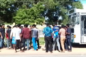 கைது செய்யப்பட்ட யாழ் - கிழக்குப் பல்கலைக்கழக மாணவர்கள் பிணையில் விடுதலை (புதிய இணைப்பு)