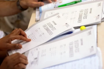 ஜெர்மனியில் குவியும் குடியுரிமை விண்ணப்பங்கள்; திணறும் அதிகாரிகள்!