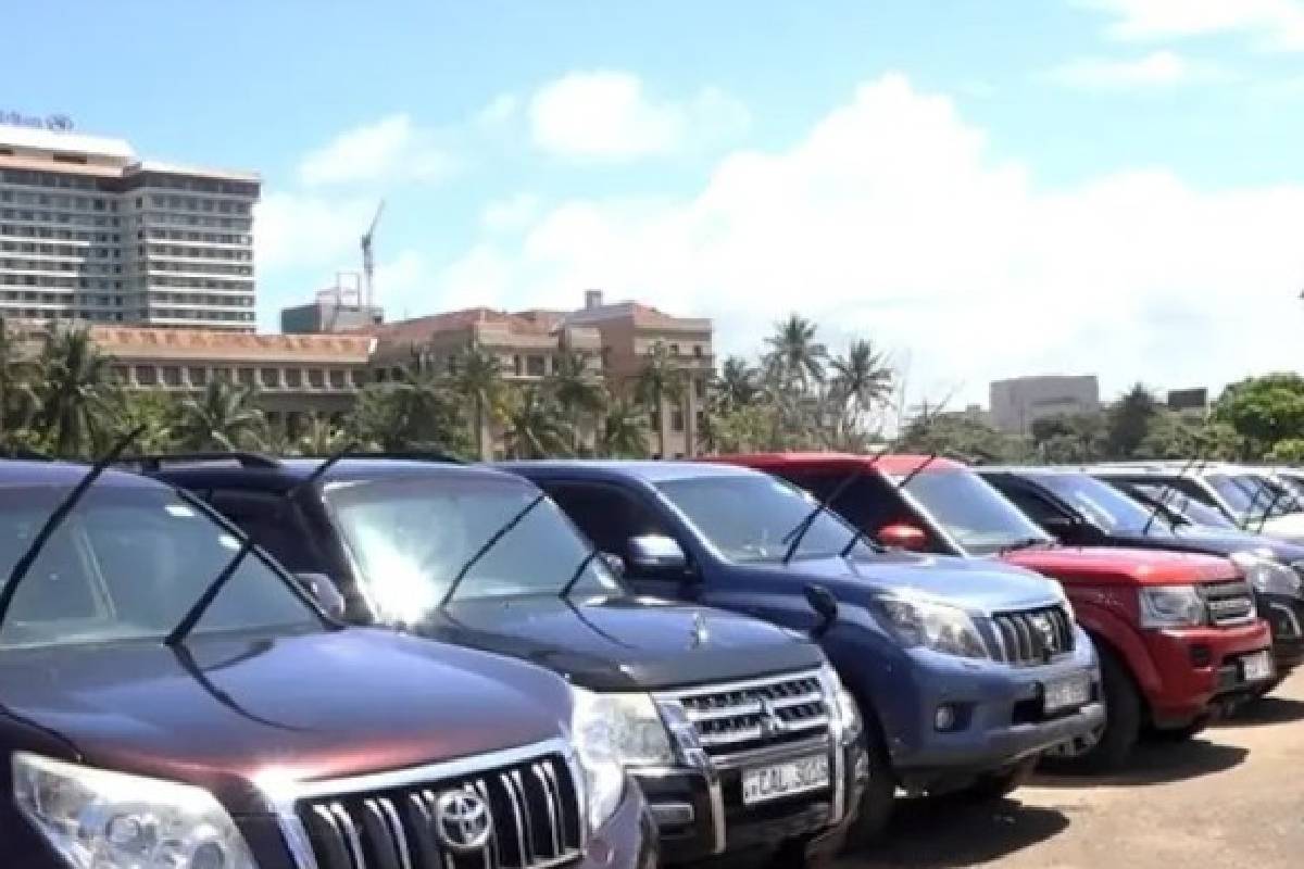 அரச வாகனங்களில் எரிபொருள் சேமிப்பை ஊக்குவிக்கும் புதிய நடவடிக்கைகள் | New Measures To Promote Fuel Government Vehicles