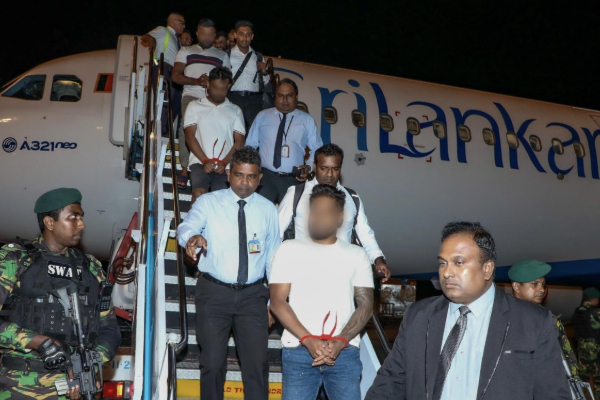 பத்மேவுடன் தொடர்பு; ஓசியில் வெளிநாடு சென்ற 5 நடிகைகள் மீது விசாரணை | Investigation 5 Actress Abroad Kehelbaddara Padme பத்மேவுடன் தொடர்பு; ஓசியில் வெளிநாடு சென்ற 5 நடிகைகள் மீது விசாரணை | Investigation 5 Actress Abroad Kehelbaddara Padme