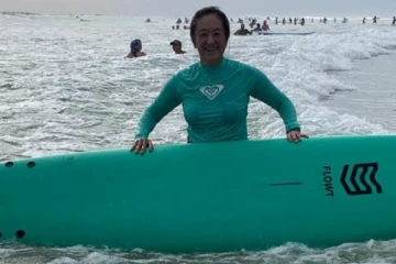 நீர்ச்சறுக்கலுக்கு சிறந்த இடம் இலங்கை; அமெரிக்க தூதுவர் ஜூலி சங் மகிழ்ச்சிப் பதிவு