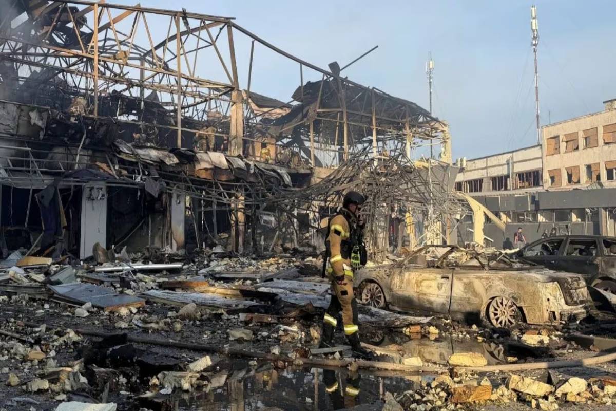 ரஷ்யா மீது உக்ரைன் தாக்குதலில் 7 பேர் உயிரிழப்பு | 7 Killed In Ukraine Attack On Russia ரஷ்யா மீது உக்ரைன் தாக்குதலில் 7 பேர் உயிரிழப்பு | 7 Killed In Ukraine Attack On Russia