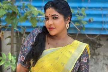 பாக்கியலட்சுமி சீரியல் ராதிகாவா இப்படி.. கிளாமர் போட்டோஷூட்