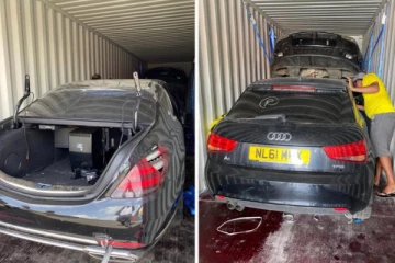 නීතී විරෝධීව මෙරටට ගෙනා අධි සුඛෝපභෝගී මෝටර් රථ පහ ..(PHOTOS)