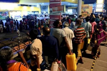 எரிபொருள் வரிசையில் உயிரிழந்த உப அதிபர்! சோகத்தை ஏற்படுத்திய சம்பவம்