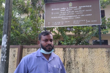 சுயாதீன ஊடகவியலாளரும் இனந்தெரியாத நபர்களால் அச்சுறுத்தல்: மனித உரிமை ஆணைக்குழுவில் முறைப்பாடு (Video)