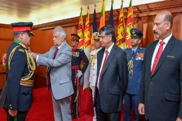 இலங்கை ஆயுதப் படைகளின் மதிப்புமிக்க பதக்கத்தை பெற்றுக்கொண்ட சவேந்திர சில்வா