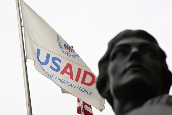 USAID நிதியுதவி நிறுத்தப்பட்டு ஓராண்டு: தென்னாப்பிரிக்காவின் சுகாதாரத்துறையில் பெரும் பின்னடைவு | Usaid South Africa Health Sector Major Setbacks