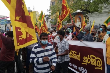 கோட்டாபயவுக்கு ஆதரவாக கொழும்பில் தேசிய கொடிகளுடன் பேரணி!