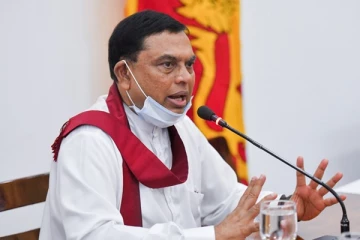 பசிலின் பின்னால் வந்து சந்தர்ப்பம் கோரிய முக்கிய அரசியல்வாதி யார்?