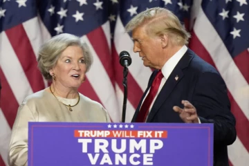 அமெரிக்க வெள்ளை மாளிகையில் முதல் பெண் தலைமை அதிகாரி நியமனம்