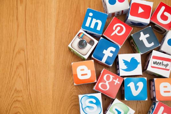 சிறார் மற்றும் இளையோர்களுக்கு சமூக ஊடகத் தடை: இந்திய அரசாங்கத்திடம் கோரிக்கை | Social Media Ban For India Teens சிறார் மற்றும் இளையோர்களுக்கு சமூக ஊடகத் தடை: இந்திய அரசாங்கத்திடம் கோரிக்கை | Social Media Ban For India Teens