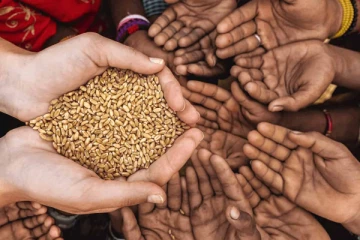 ශ්‍රී ලංකාවේ ආහාර අර්බුදය නිර්මාණය කලා..! වැඩ බලන ජනපති ජාත්‍යන්තරයට කියයි.