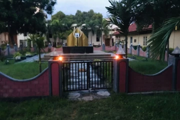 யாழ் பல்கலையில்  மாவீரர்களுக்கு ஈகைச்சுடர் ஏற்றி அஞ்சலி