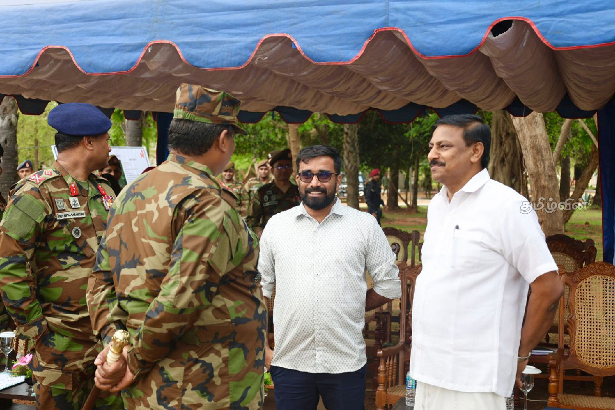 யாழ்.பலாலி உயர் பாதுகாப்பு வலயத்திற்கு பாதுகாப்பு பிரதி அமைச்சர் விஜயம்! | Deputy Minister Of Defense Visits Palaly யாழ்.பலாலி உயர் பாதுகாப்பு வலயத்திற்கு பாதுகாப்பு பிரதி அமைச்சர் விஜயம்! | Deputy Minister Of Defense Visits Palaly