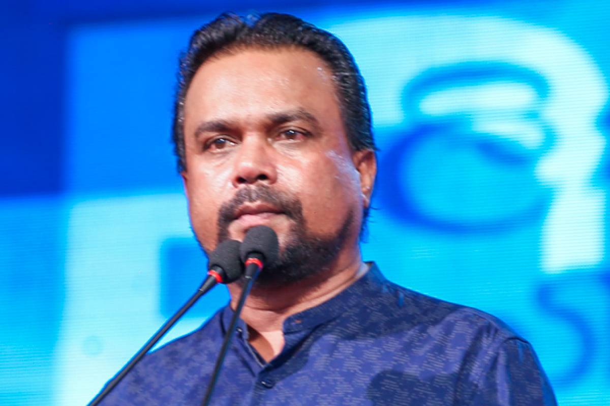 தமிழீழ விடுதலைப் புலிகளுடன் கலந்துரையாடலில் ஈடுபட்ட அருட்தந்தை சிறில் காமினி:சுரேஷ் சலேவிடம் இருக்கும் ஆதாரங்கள்! | Father Cyril Gamini Wimal Weerawansa Suresh Sallay