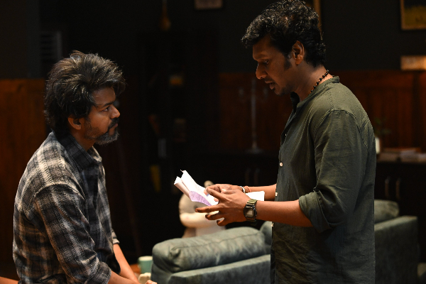 ரசிகர்களுக்கு லோகேஷ் கனகராஜ் வைத்த கோரிக்கை.. லியோவில் இருக்கும் சர்ப்ரைஸ் | Lokesh Requests Fans Not To Share Leo Spoilers