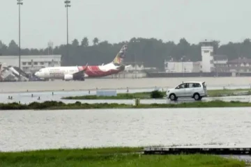 சென்னையில் விடிய விடிய விடாமல் கொட்டும் கனமழை - தரையிறங்க முடியாமல் திருப்பி விடப்பட்ட விமானங்கள்