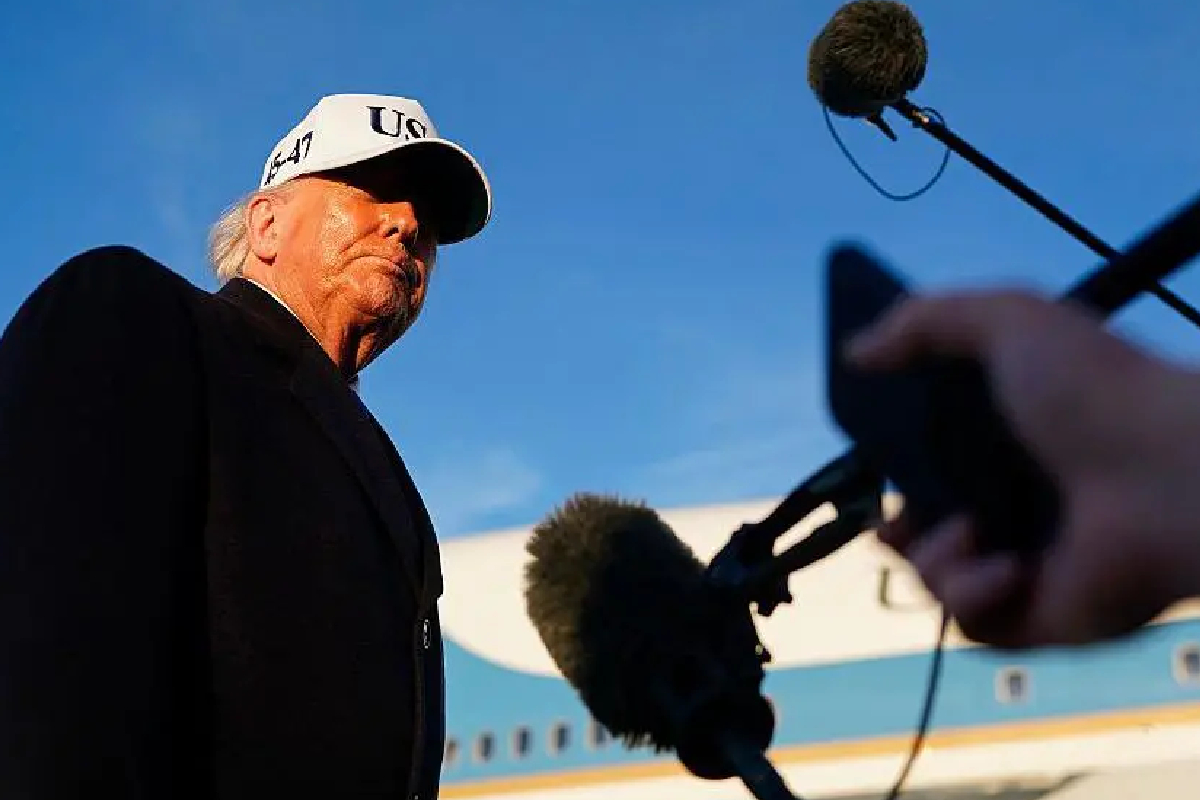 மத்திய கிழக்கில் உச்சம் தொடும் போர்ப் பதற்றம் : ஈரானின் உயிர்நாடியை தாக்கி அழிக்கவுள்ள அமெரிக்கா | Irans Oil Lifeline Kharg Island Us Just Bombed