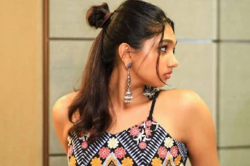 ட்ரெண்டிங் லுக்கில் ரசிகர்களை கிறங்கடிக்கும் வனிதா மகள் ஜோவிகா! வைரல் புகைப்படங்கள்