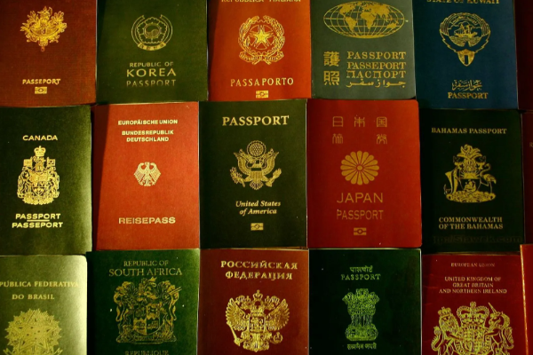 உலகின் சக்திவாய்ந்த பாஸ்போர்ட் பட்டியல்: ஒரு படி முன்னேறிய பிரித்தானியா | Uk Passport Step Up In Henely Passport Index உலகின் சக்திவாய்ந்த பாஸ்போர்ட் பட்டியல்: ஒரு படி முன்னேறிய பிரித்தானியா | Uk Passport Step Up In Henely Passport Index