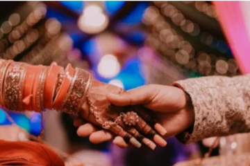 மனைவியை பாலியல் தொழிலுக்கு அழைத்த கணவர் - அதிர்ச்சியில் பொதுமக்கள்