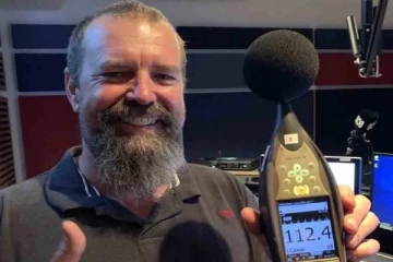 இப்படியெல்லாம் ஒரு சாதனையா? ஏப்பம் விடுவதில் கின்னஸ் சாதனை படைத்த நபர்!