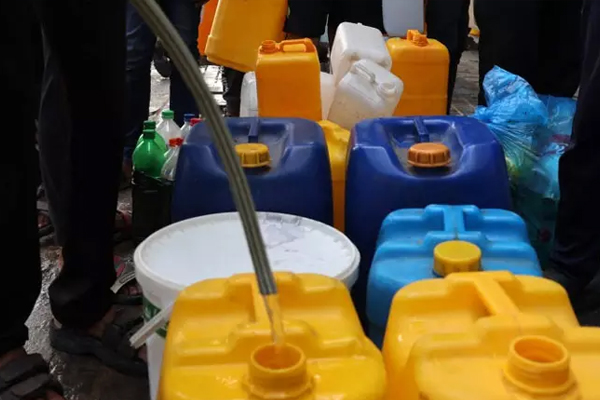 காசா மக்களுக்கு உதவி செய்யும் இஸ்ரேல்! | Israel Supplies Drinking Water To Gaza