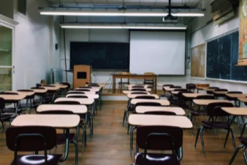 வெளிநாடொன்றில் அனைத்து பாடசாலைகளும் முடக்கம்! கொரோனா காரணம் இல்லை