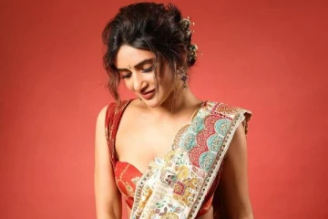 சேலையில் இப்படியா?.. நடிகை ஸ்ரீலீலாவின் அட்டகாசமான போஸ்!