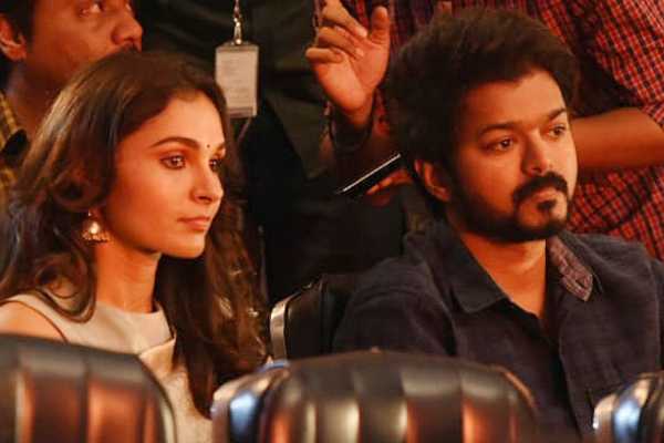 பிரச்சாரத்திற்கு அழைத்த விஜய்!! ஐய்யய்யோ போகமாட்டேன் என்று கூறிய பிரபல நடிகை.. | Andrea Decline Vijay Campaign Invite During Master